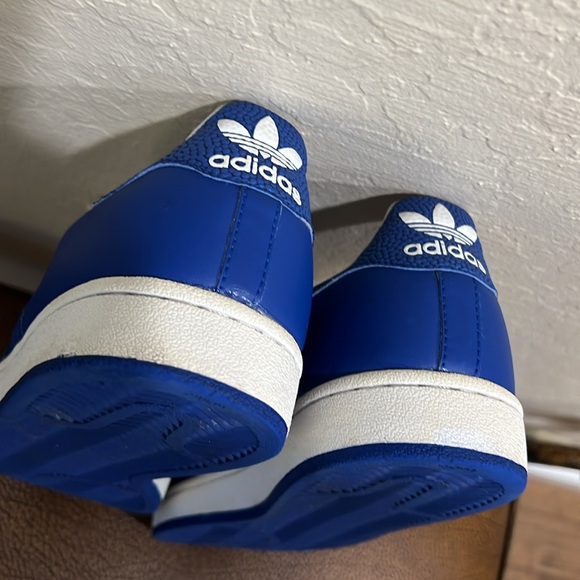 Classic Throwback Adidas Sneakers Royal Blue with White Toe area & shoestrings! - Picture 6 of 8